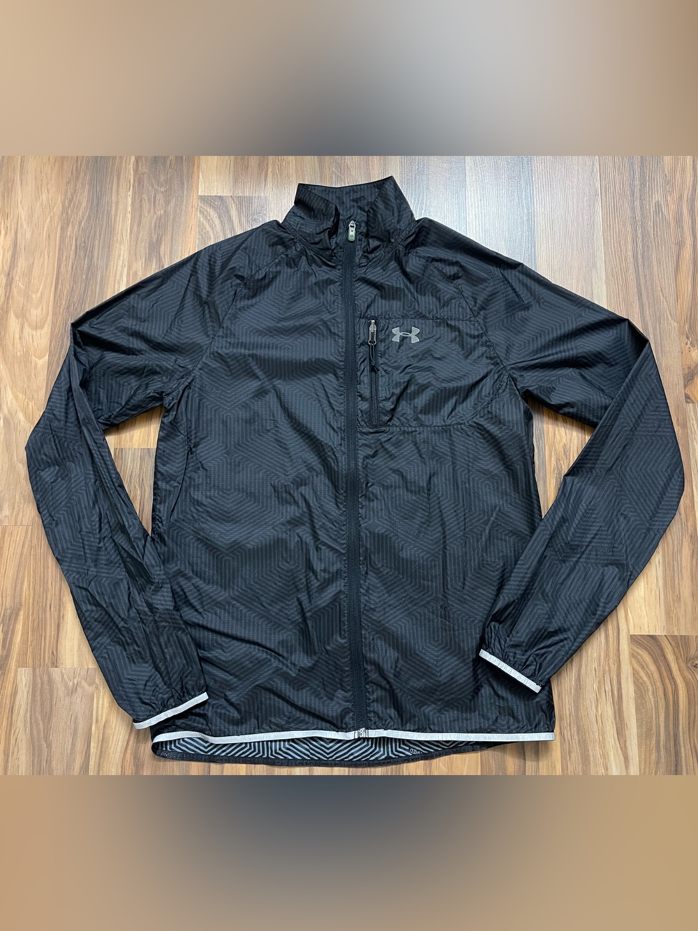 Under Armour Men's Black Running windbreaker jacket